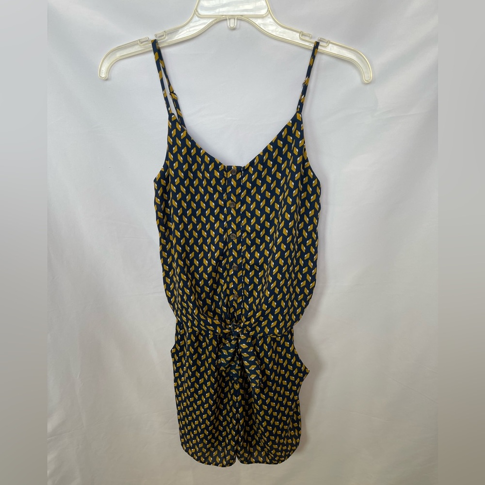 Mm Mm Mm Chic Geometric Romper shorts in Black and Yellow size XS